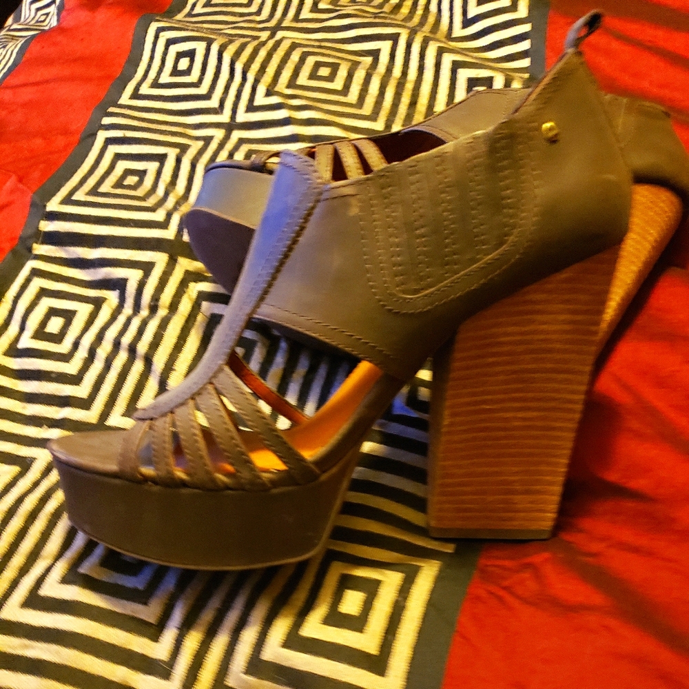 Brand New Lucky Brand Brown Block Heel Shoe